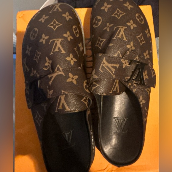 Men slides - Picture 2 of 2